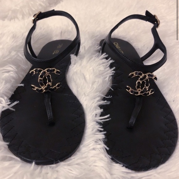 *SOLD* CHANEL lambskin black sandals - Picture 3 of 10